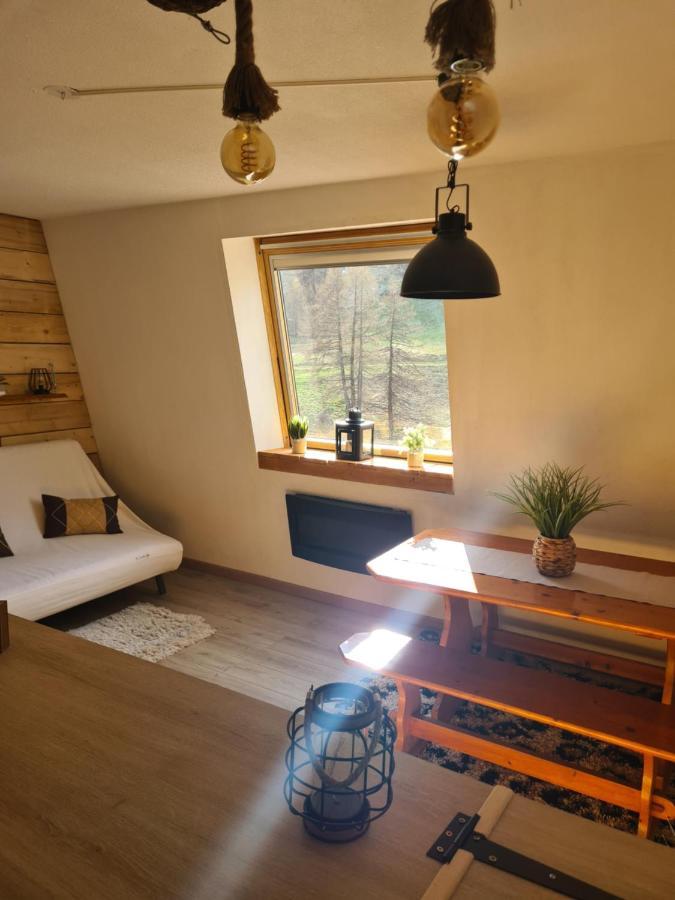 grand studio 5 couchages au pieds des pistes Allos Extérieur photo